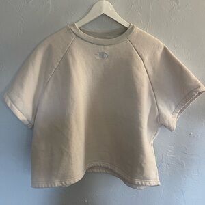 The North Face Short Sleeve Cropped Sweatshirt in Light Beige/Cream